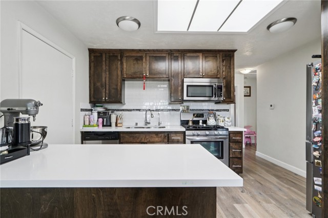 8040 Troost Avenue, North Hollywood CA: https://media.crmls.org/medias/d31f2dad-3895-4f60-a45d-5da59f374a8f.jpg
