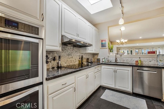 Detail Gallery Image 11 of 35 For 792 Woodlawn Dr, Thousand Oaks,  CA 91360 - 2 Beds | 2 Baths