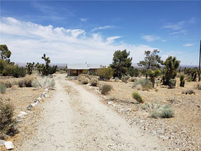 Detail Gallery Image 2 of 12 For 20649 E Avenue Y, Llano,  CA 93544 - 0 Beds | 1 Baths