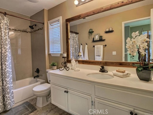 1242 Avenida Amistad, San Marcos CA: https://media.crmls.org/medias/d31f608d-7338-4153-90ac-4b1055f69917.jpg