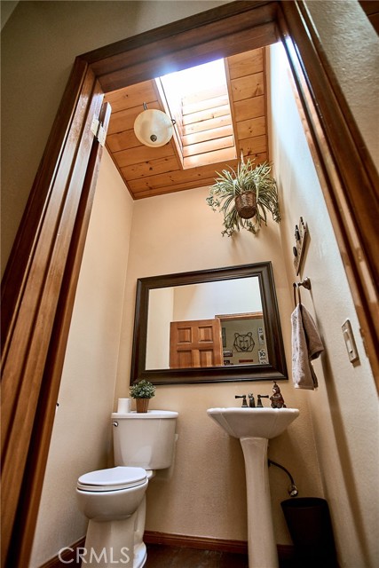 6204 Spruce Avenue, Angelus Oaks CA: https://media.crmls.org/medias/d31f6399-27d8-4dec-9d26-1a0973c8c957.jpg