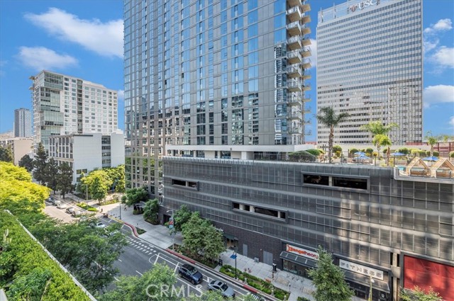 Detail Gallery Image 7 of 26 For 1155 S Grand Ave #811,  Los Angeles,  CA 90015 - 1 Beds | 1 Baths