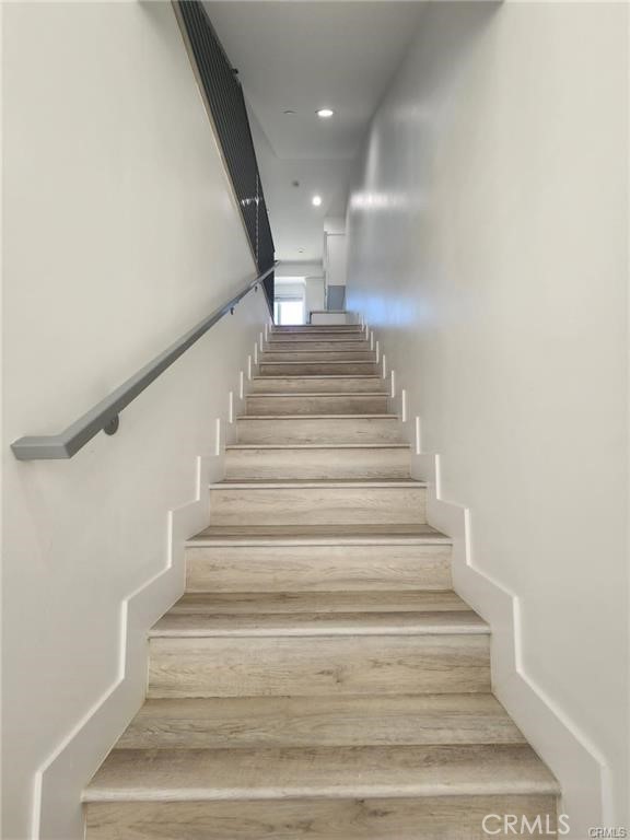 Detail Gallery Image 12 of 23 For 11918 Dehougne #2,  North Hollywood,  CA 91605 - 4 Beds | 3 Baths