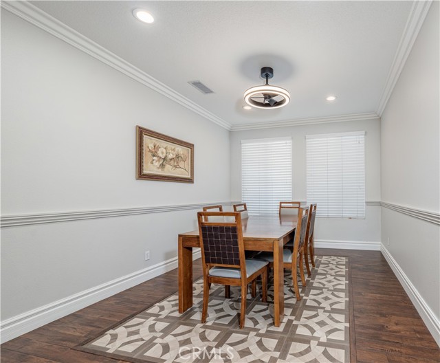 Detail Gallery Image 10 of 70 For 18571 Amalia, Huntington Beach,  CA 92648 - 5 Beds | 4/1 Baths