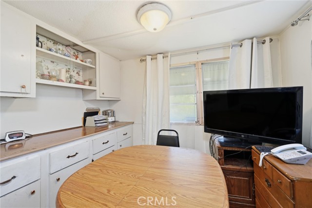 Detail Gallery Image 9 of 14 For 3040 Lakeview, Nice,  CA 95464 - 2 Beds | 1 Baths