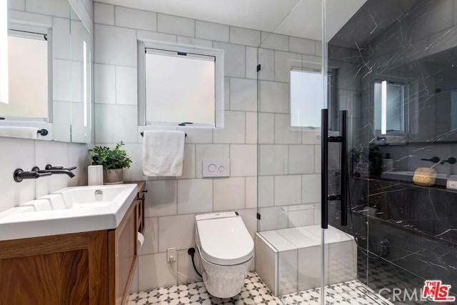 Detail Gallery Image 23 of 29 For 384 N Bonhill Rd, Los Angeles,  CA 90049 - 3 Beds | 3/2 Baths