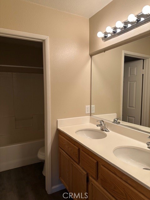 Detail Gallery Image 15 of 19 For 12364 Freeport, Victorville,  CA 92392 - 5 Beds | 3 Baths