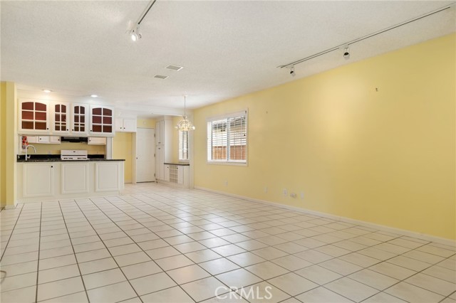 Detail Gallery Image 8 of 23 For 17916 Ludlow St, Granada Hills,  CA 91344 - 3 Beds | 2 Baths