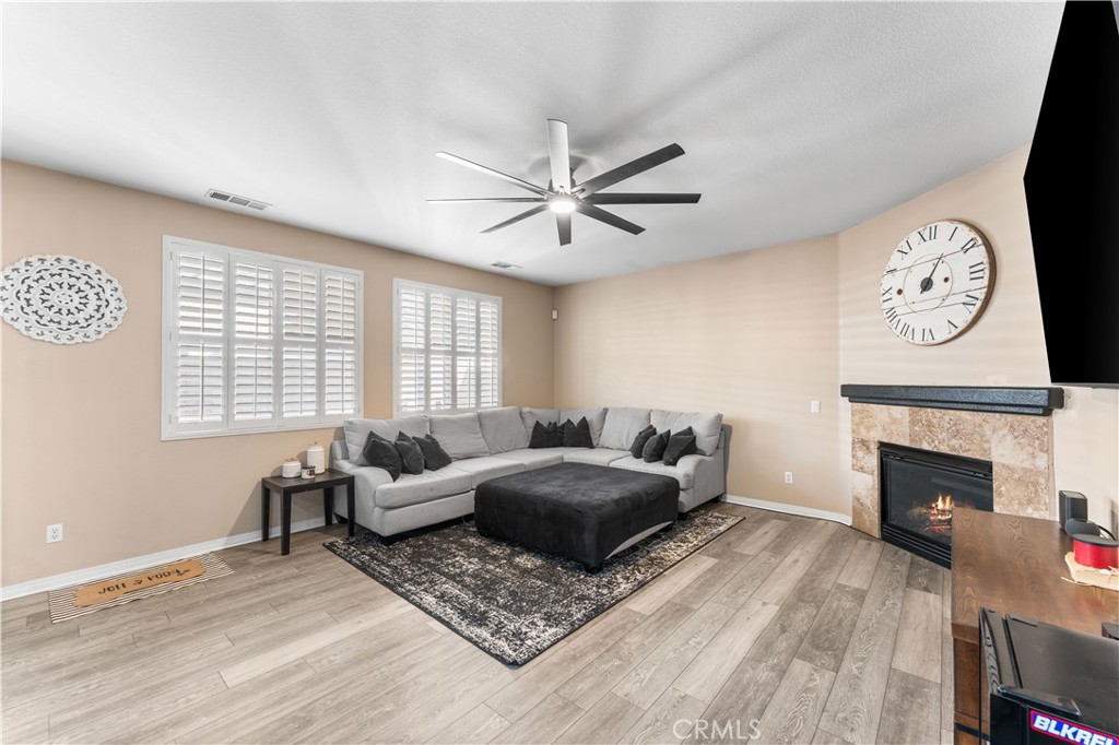 MLS #SR25268792 image #9