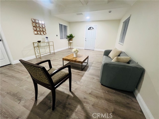 Detail Gallery Image 5 of 14 For 1385 N San Pablo Ave, Fresno,  CA 93728 - 3 Beds | 1 Baths