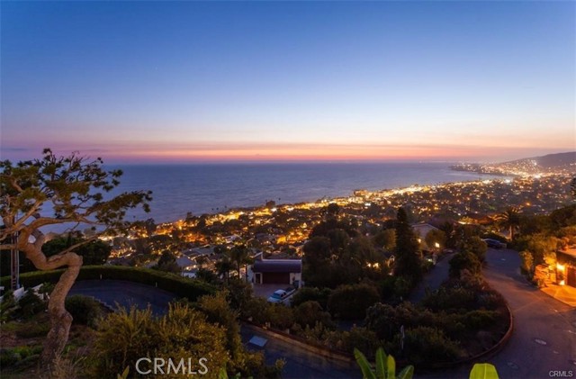 Detail Gallery Image 1 of 38 For 2192 Crestview Dr, Laguna Beach,  CA 92651 - 3 Beds | 3/1 Baths