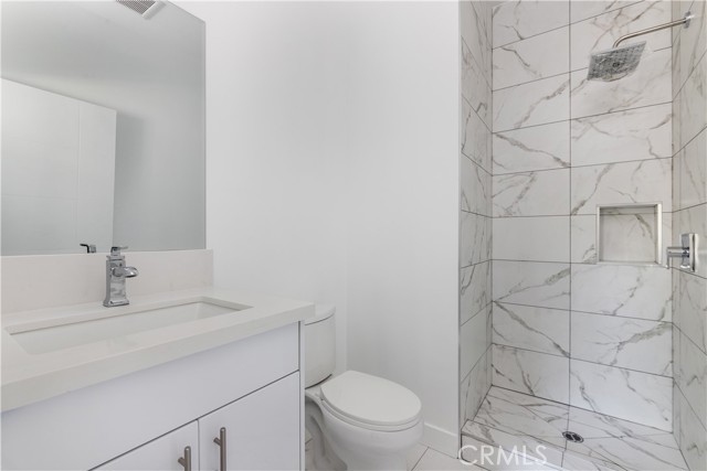 Detail Gallery Image 8 of 18 For 11308 Miranda St, North Hollywood,  CA 91601 - 4 Beds | 4 Baths