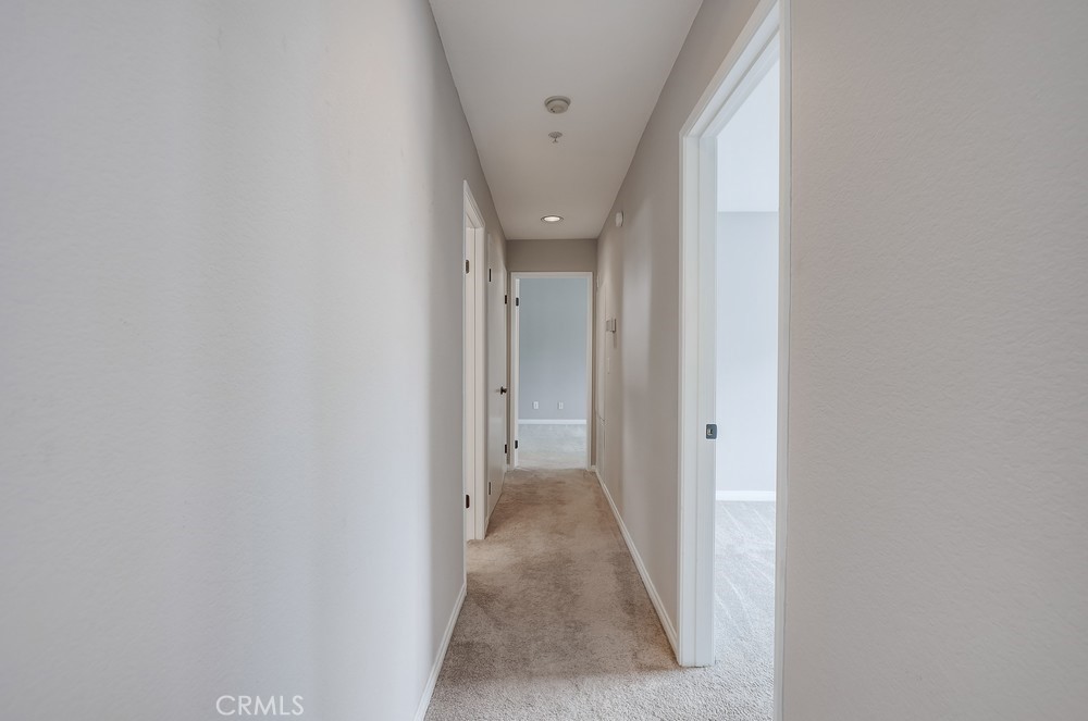 https://media.crmls.org/medias/d3277e86-af91-475c-9d6f-7b7ddd2f1f35.jpg?preset=X-Large