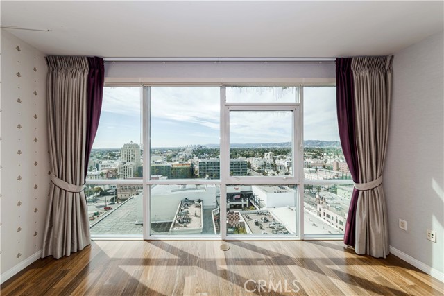 3785 Wilshire Blvd #1709, Los Angeles CA: https://media.crmls.org/medias/d327a83d-812c-4024-8428-0a5e8a56e040.jpg