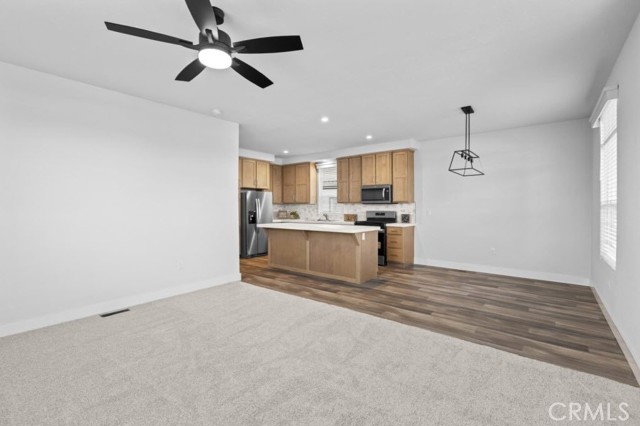 Detail Gallery Image 3 of 10 For 3424 W Washington Ave #314,  Santa Ana,  CA 92703 - 3 Beds | 2 Baths