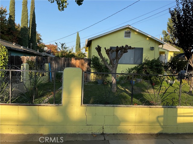 Detail Gallery Image 6 of 16 For 915 R St, Merced,  CA 95341 - 3 Beds | 1 Baths