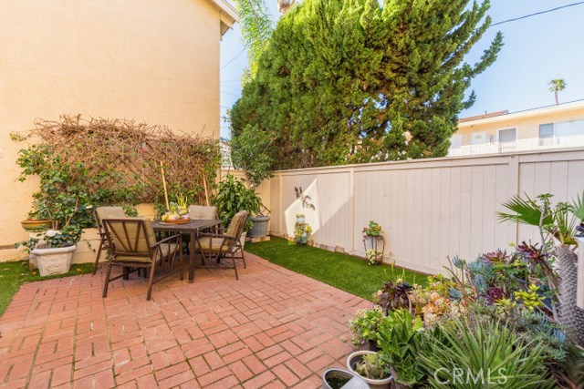 121 Broadway, Redondo Beach, California 90277, 3 Bedrooms Bedrooms, ,2 BathroomsBathrooms,Residential,Sold,Broadway,PV17038019