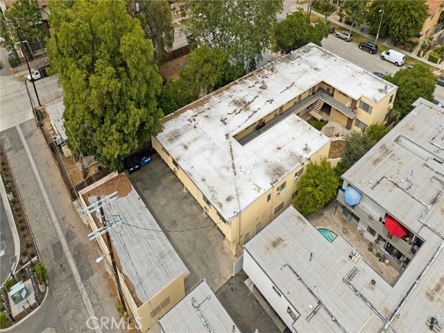 7049 Vassar Avenue, Canoga Park CA: https://media.crmls.org/medias/d3292705-3b72-4c4c-b7ef-80d586c0ead7.jpg