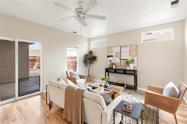 Detail Gallery Image 5 of 30 For 2749 Ceanothus Ave, Chico,  CA 95973 - 3 Beds | 3 Baths