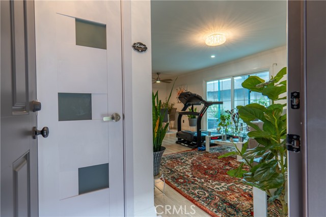 Detail Gallery Image 16 of 22 For 7554 Corbin #4,  Reseda,  CA 91335 - 2 Beds | 1 Baths