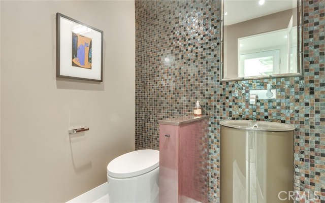 1 Tiburon Court, Manhattan Beach, California 90266, 3 Bedrooms Bedrooms, ,Residential,Sold,Tiburon,SB17005932