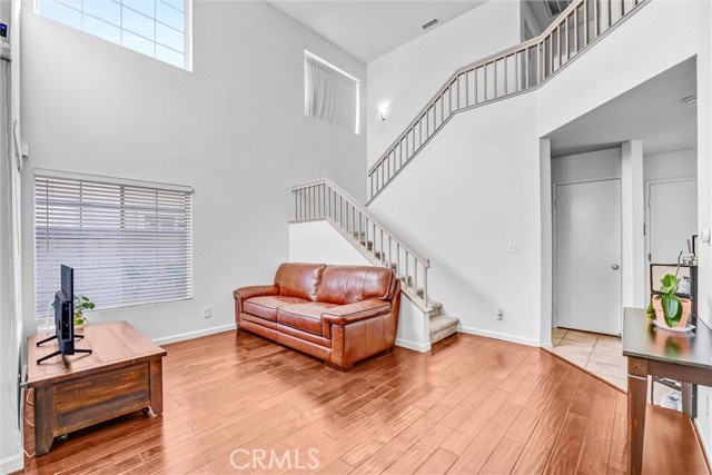 Detail Gallery Image 3 of 28 For 1744 Empty Saddle, Simi Valley,  CA 93063 - 3 Beds | 2/1 Baths