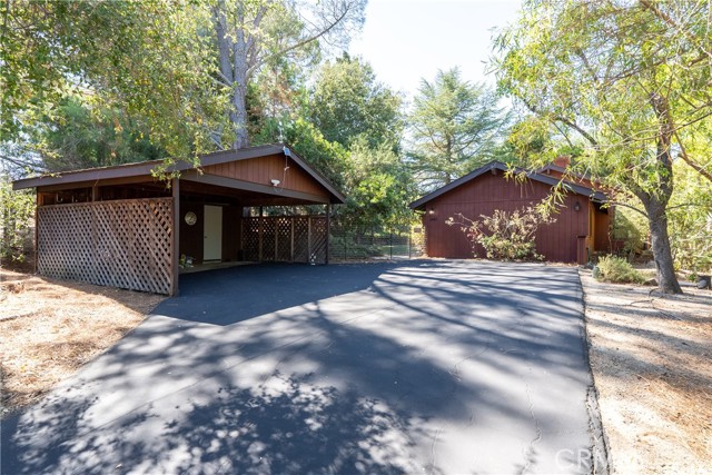 2480 Ardilla Road, Atascadero CA: https://media.crmls.org/medias/d32b1a64-9346-4cbf-ae48-adabdaa1dd42.jpg