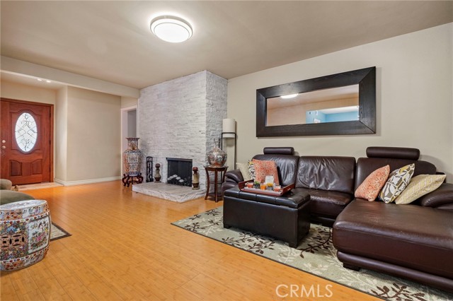 Detail Gallery Image 10 of 12 For 12540 Barbara Ann St, North Hollywood,  CA 91605 - 3 Beds | 2 Baths