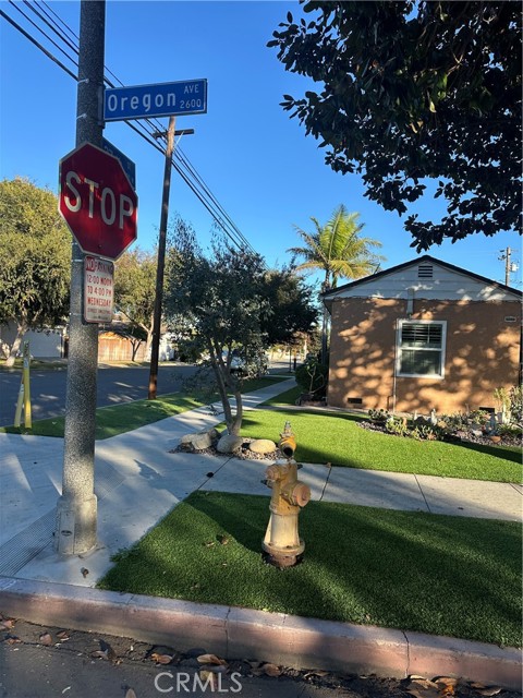Detail Gallery Image 2 of 4 For 2690 Oregon, Long Beach,  CA 90806 - 2 Beds | 2 Baths