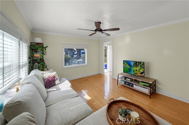 318 8th Street, Huntington Beach CA: https://media.crmls.org/medias/d32c531e-c662-4756-8de6-60299399c0b6.jpg