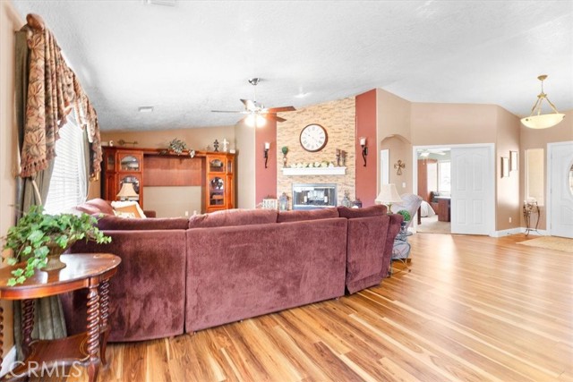 19287 Allegheny Road, Apple Valley CA: https://media.crmls.org/medias/d32d1f72-bac0-4ce5-b78e-b6bb3a29a2a4.jpg