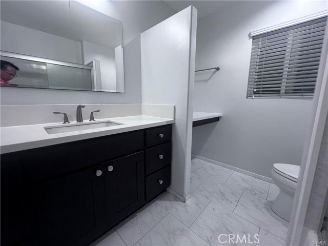 Detail Gallery Image 6 of 8 For 124 N Janet Pl #C,  Fullerton,  CA 92831 - 2 Beds | 1 Baths