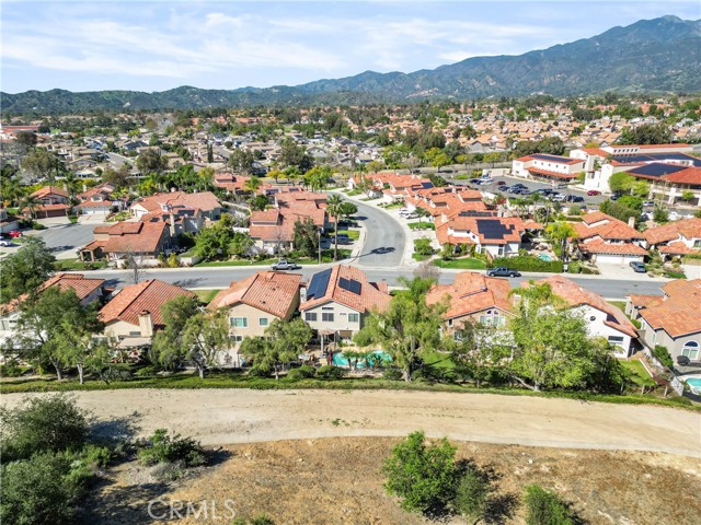 Detail Gallery Image 4 of 68 For 16 San Carlos, Rancho Santa Margarita,  CA 92688 - 4 Beds | 3 Baths