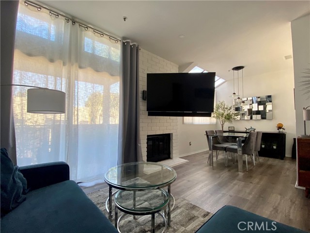 17722 Sergio Cir, Huntington Beach CA: https://media.crmls.org/medias/d32fbe40-b952-4733-a83f-9217b9aeda74.jpg