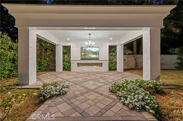 1281 E Orange Grove Boulevard, Pasadena CA: https://media.crmls.org/medias/d330d57e-8ab0-45ca-b53e-f8a8624e768d.jpg