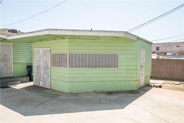 1257 E 76th Place, Los Angeles CA: https://media.crmls.org/medias/d330f090-5d4e-4a5e-b602-3ccb0a214b4e.jpg