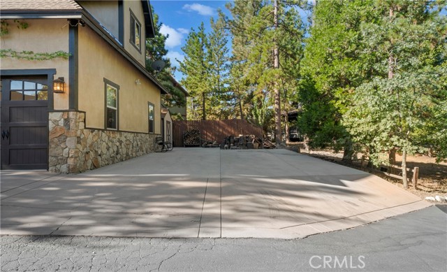 1034 Teakwood Drive, Lake Arrowhead CA: https://media.crmls.org/medias/d3313425-b48b-4610-9b23-4241fe4851fe.jpg
