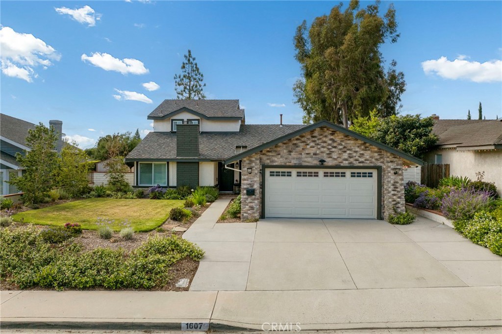 1607 Calle Miradero