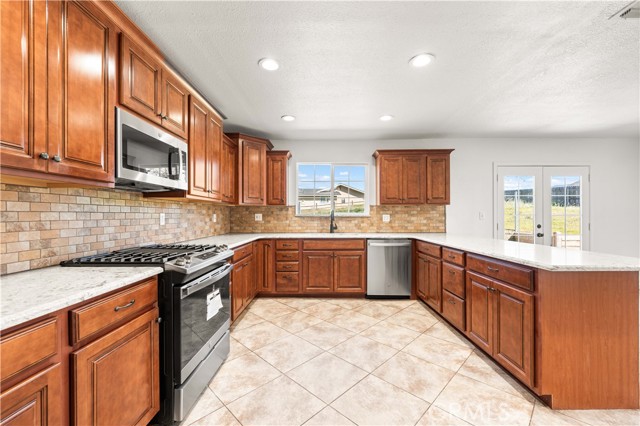 Detail Gallery Image 17 of 43 For 20220 Sears Dr, Tehachapi,  CA 93561 - 3 Beds | 2 Baths