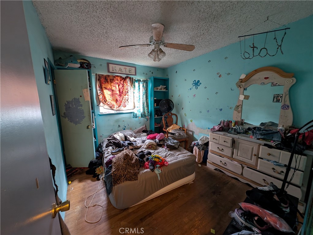 https://media.crmls.org/medias/d3330d18-accd-4f8f-8916-62a96143f030.jpg?preset=X-Large