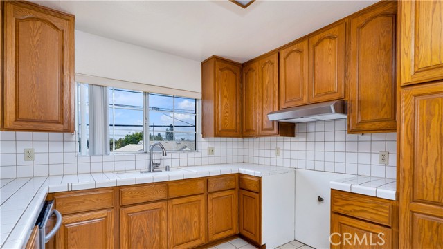 2116 Marine Avenue, Gardena CA: https://media.crmls.org/medias/d3336f8f-c18f-445b-83a9-17468737499a.jpg