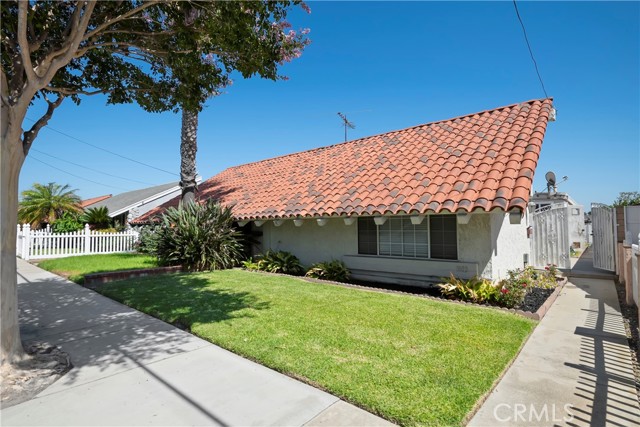 1802 Delaware St, Huntington Beach, CA 92648