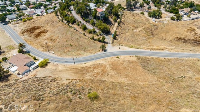 Detail Gallery Image 11 of 13 For 560 Franklin, Lake Elsinore,  CA 92530 - – Beds | – Baths