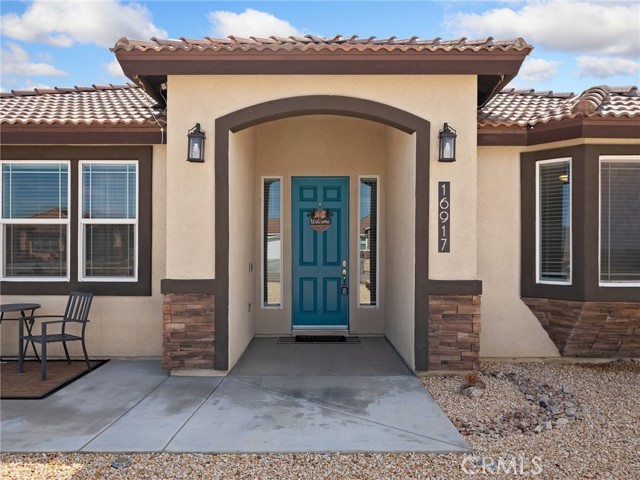 Detail Gallery Image 4 of 50 For 16917 Mora Ct, Hesperia,  CA 92345 - 4 Beds | 3/1 Baths