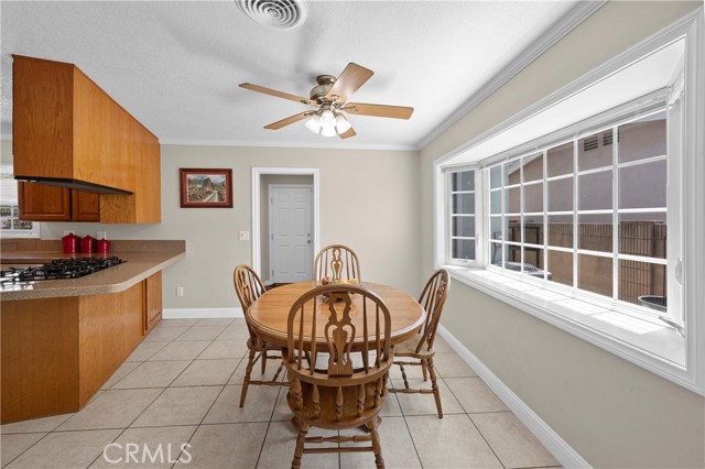 15291 Newcastle Lane, Huntington Beach CA: https://media.crmls.org/medias/d334f614-bb13-4ba8-be9a-5eafd7303f46.jpg