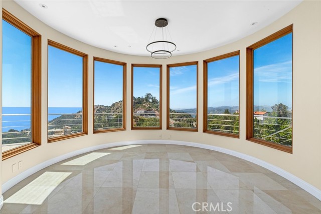 24517 Piuma Road, Malibu CA: https://media.crmls.org/medias/d335adb9-93c2-46ca-ad22-075c64fb992c.jpg