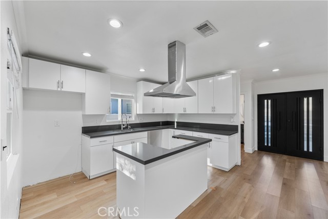 6653 Belmar Avenue, Reseda CA: https://media.crmls.org/medias/d335d011-fac5-4914-8838-3d1b671af85d.jpg