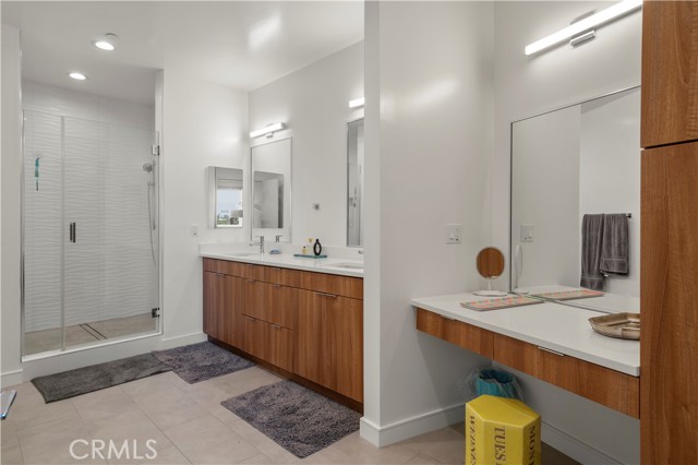 1029 White Knoll Drive, Los Angeles CA: https://media.crmls.org/medias/d3360339-5b4e-4626-a8b3-007e8f50d0f7.jpg