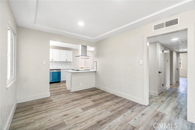Detail Gallery Image 10 of 41 For 2824 E Brown Ave, Fresno,  CA 93703 - 3 Beds | 2 Baths