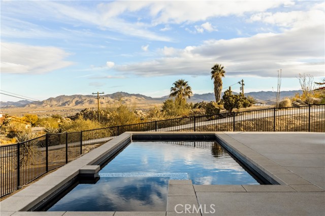 Detail Gallery Image 22 of 31 For 6218 Farrelo Rd, Yucca Valley,  CA 92284 - 4 Beds | 4/1 Baths